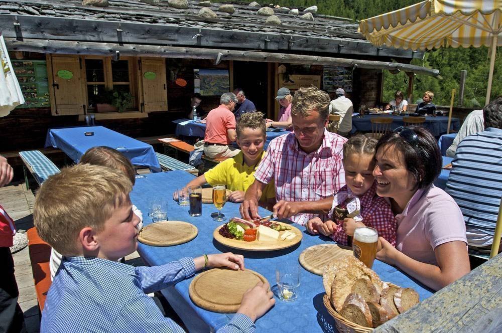 Sommerurlaub in den Bergen: Naturgenuss und Veranstaltungen in Meransen